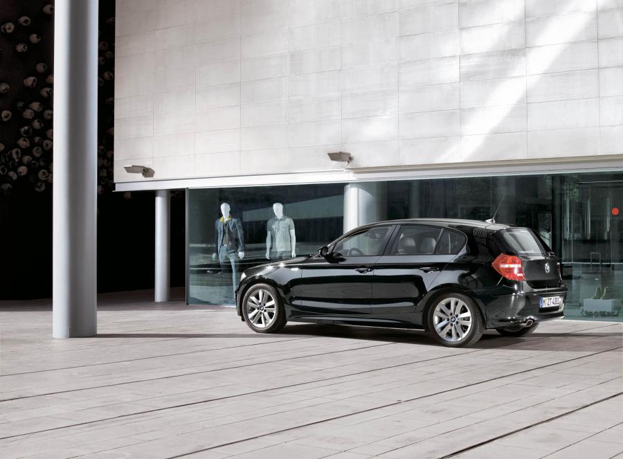  BMW 1-Series 5-Door 2005 года  (фото 3 из 187)
